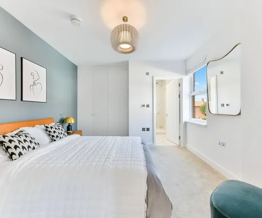 Room Gogmore Lane in Borough of Runnymede