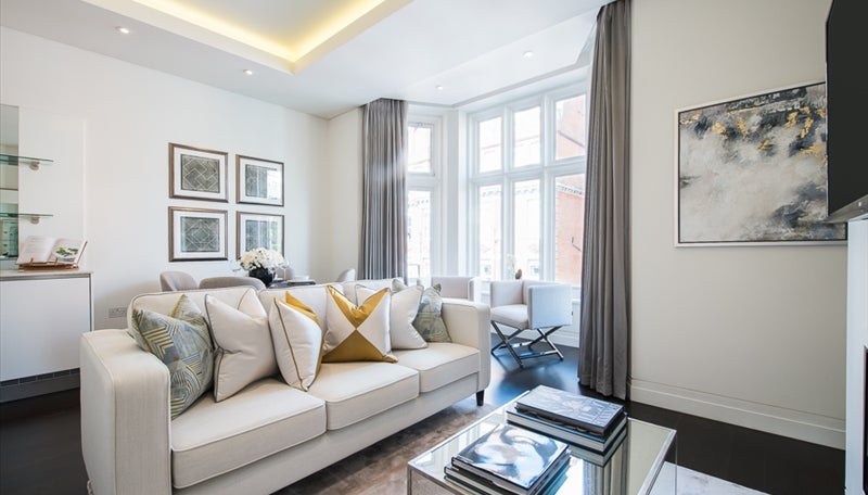 Flat Green Street in City of Westminster