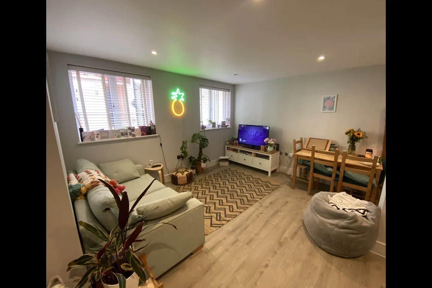 Flat Chertsey Street in Guildford