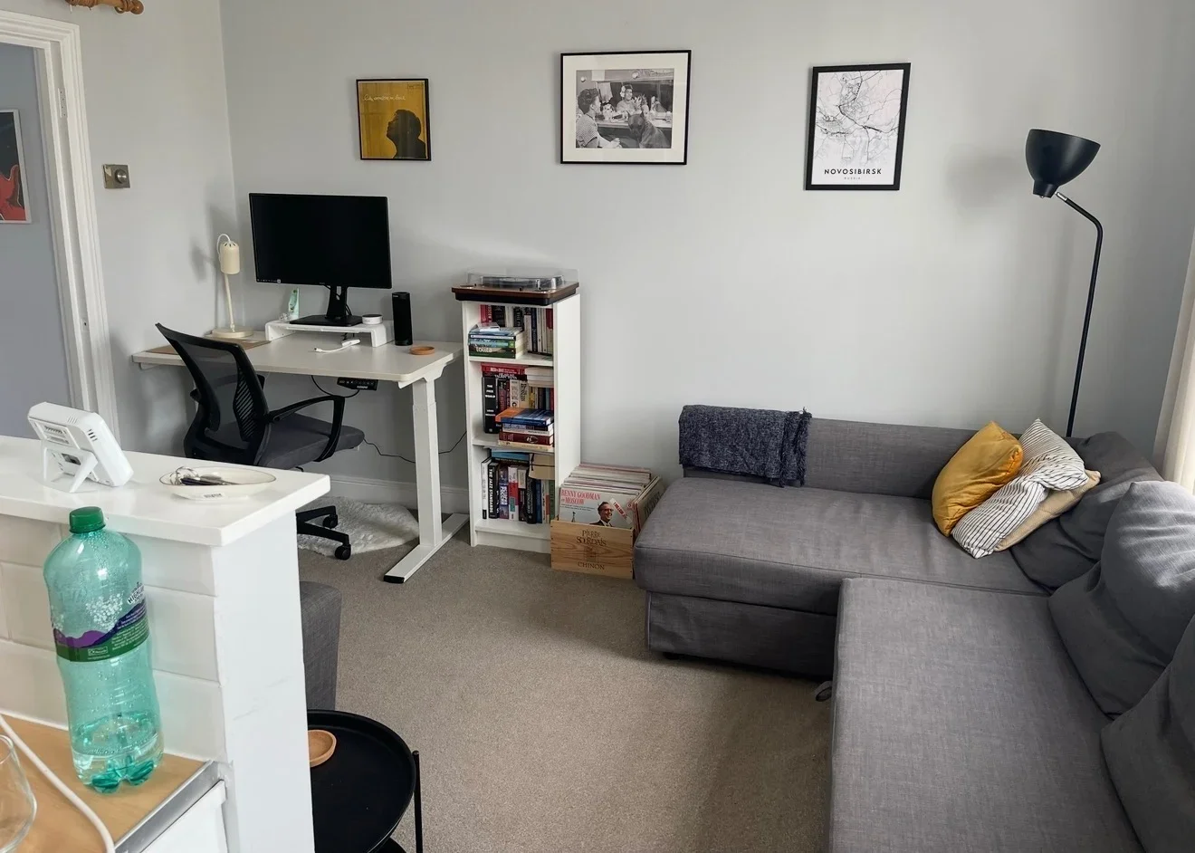 Flat Hargrave Road in Greater London
