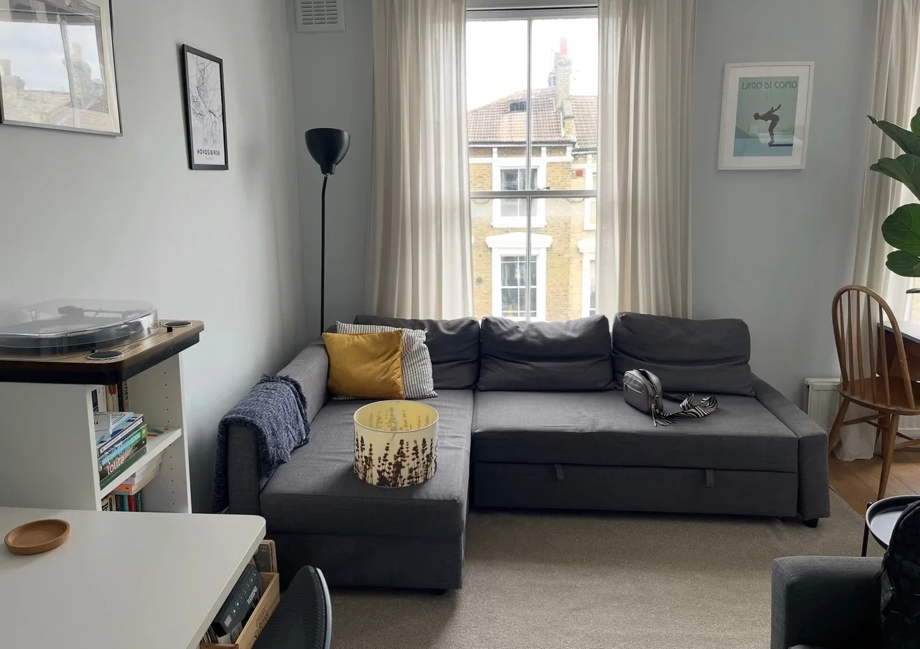 Flat Hargrave Road in Greater London