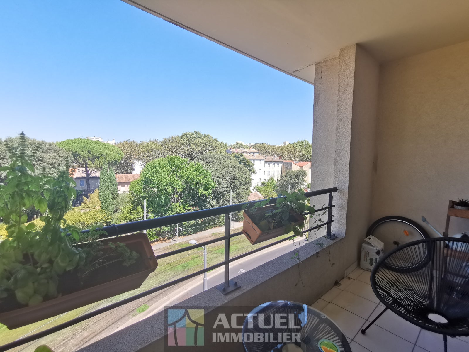 Flat Avenue Saint-Charles in Montpellier