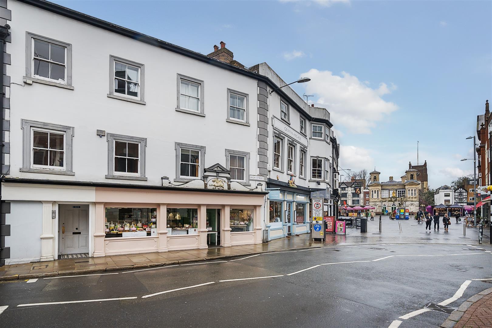 Flat Charter Quay in Greater London