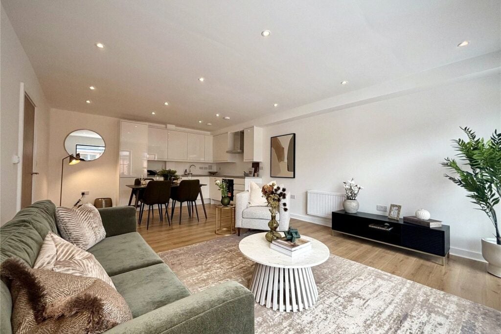 Flat Victoria Road in Rushmoor
