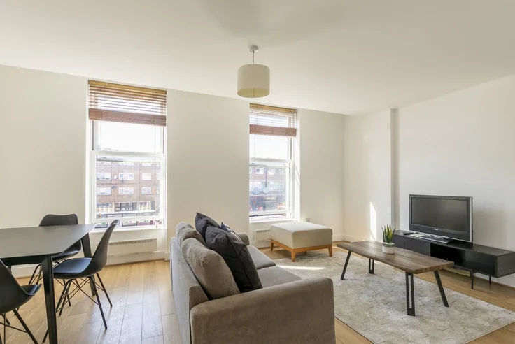 Flat Clapham Road in Greater London