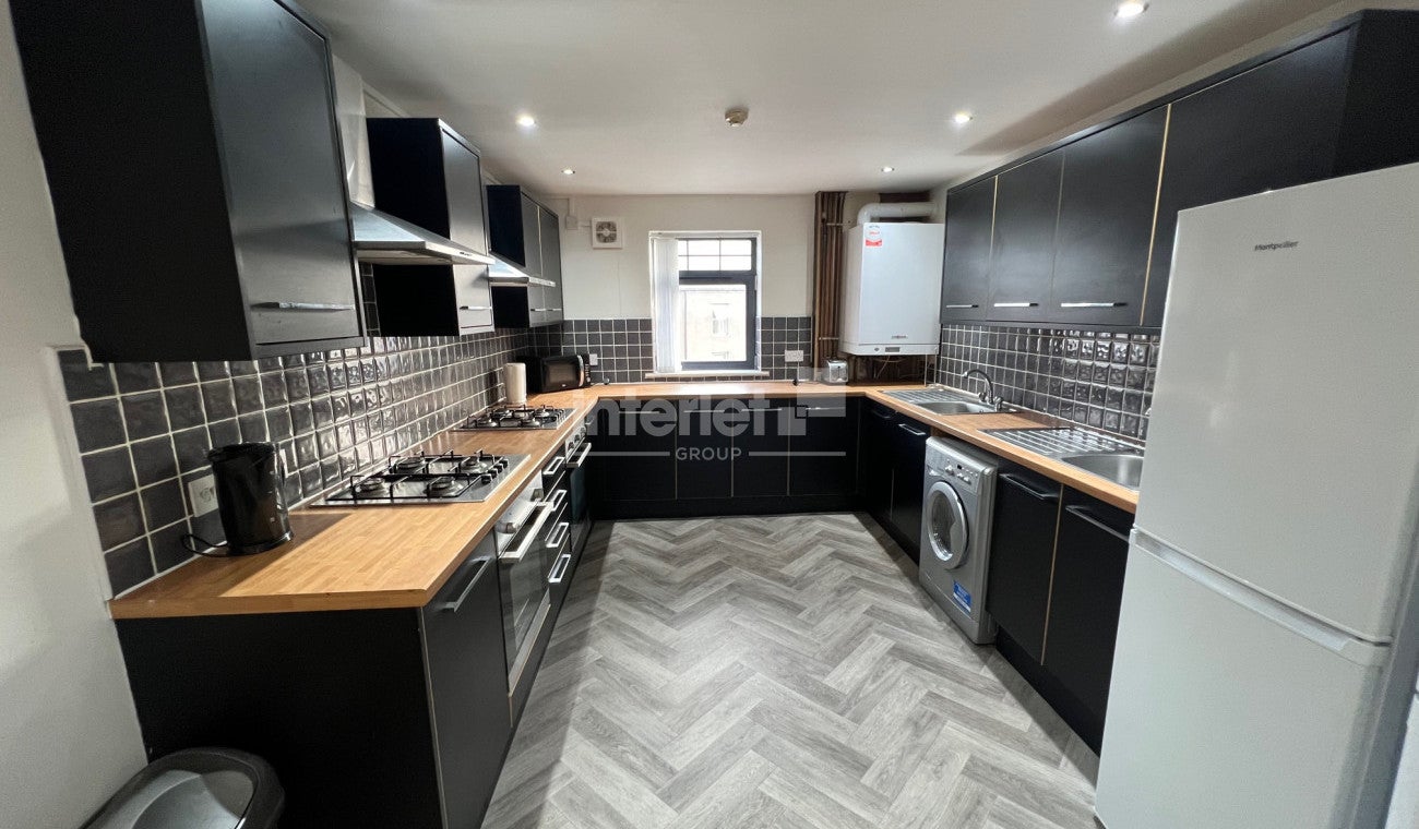 Flat Mundy Place in Cardiff