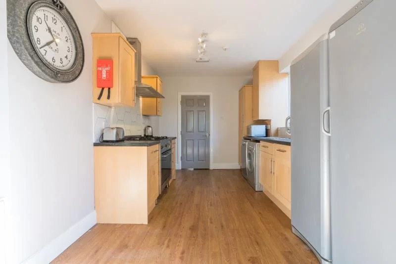 Room Montgomerie Road in Portsmouth