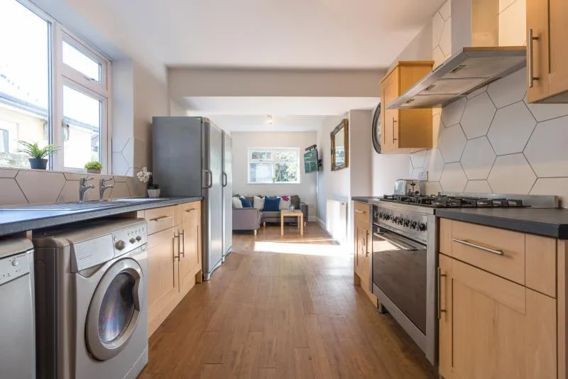 Room Montgomerie Road in Portsmouth