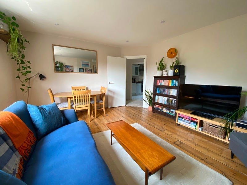 Room Palace Road in Greater London