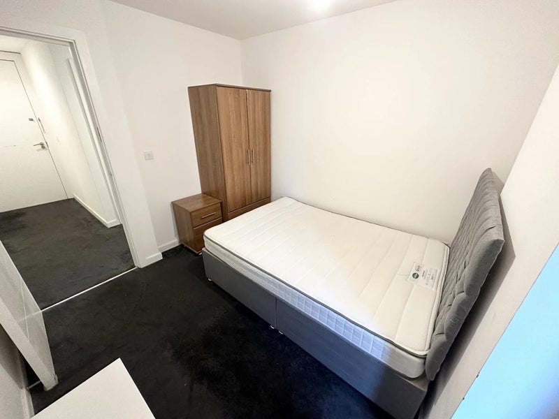 Room Blackfriars Road in Salford