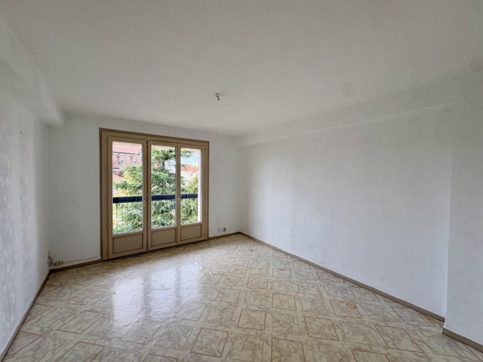 Flat Rue Antoine Chaperon in Roanne