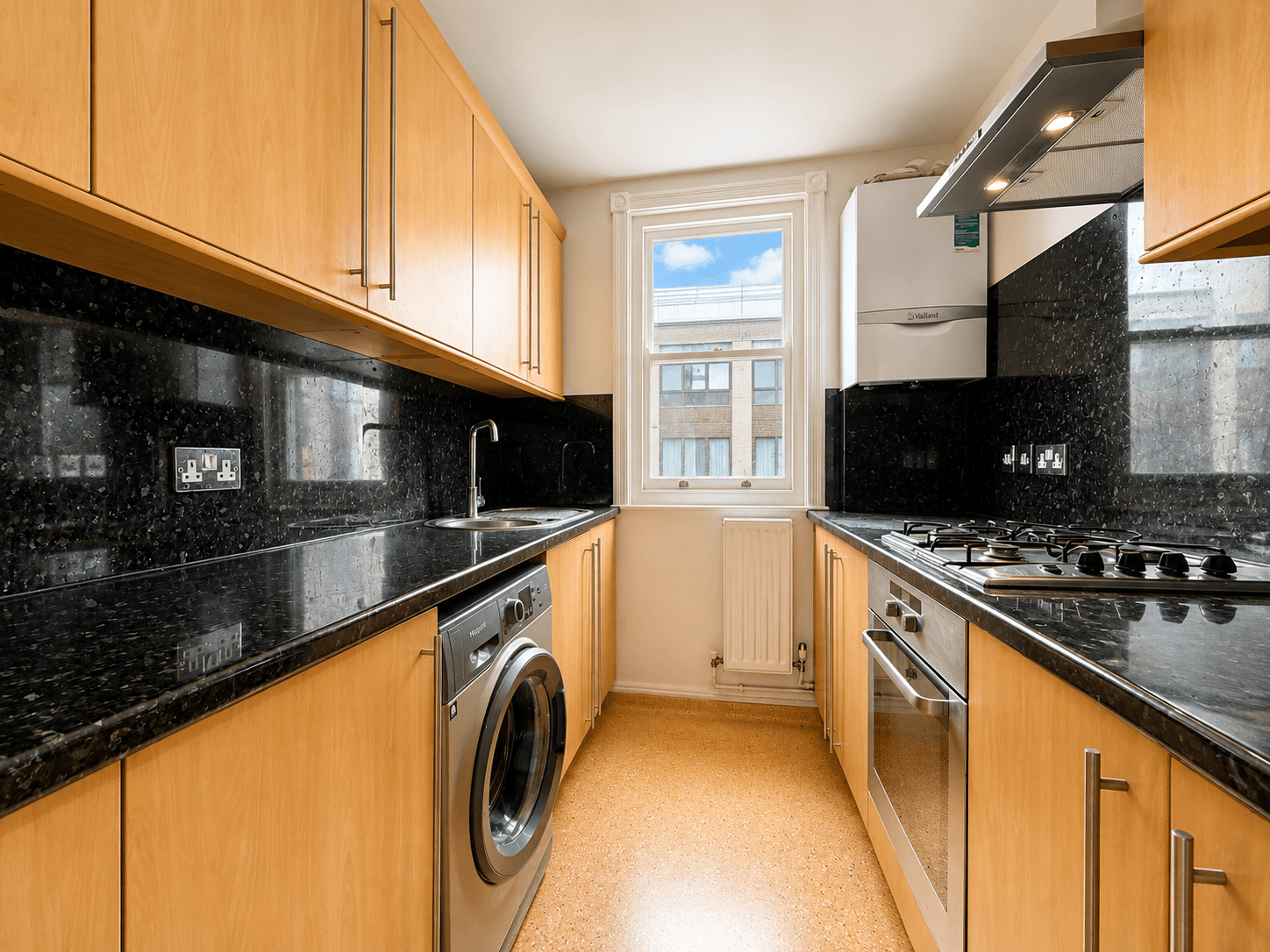 Flat Lansdowne Road in Greater London