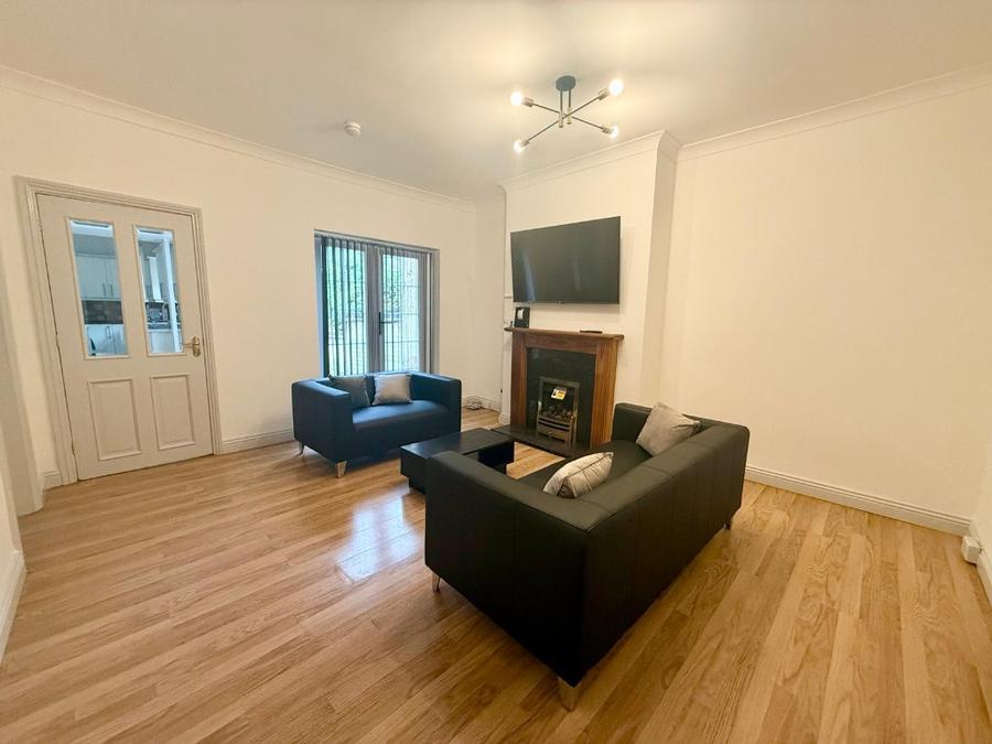 Flat Friarswood Road in Newcastle-under-Lyme
