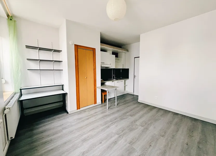 Chambre Rue Ancel à Compiègne