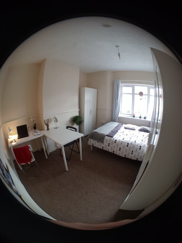 Room Gilbert Road in Bristol