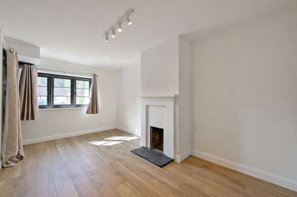 Flat Warbrook Lane in Hart