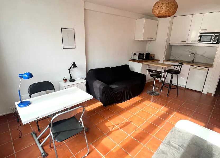 Chambre Rue de l'Ermitage à Paris
