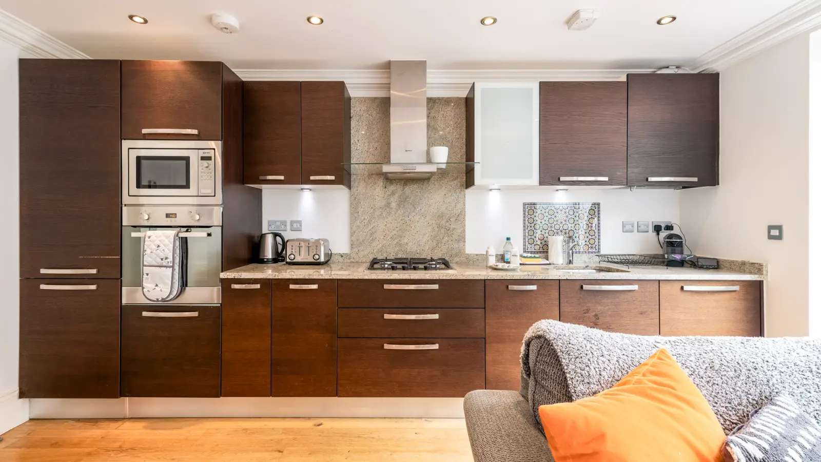 Flat Marsden Street in Greater London