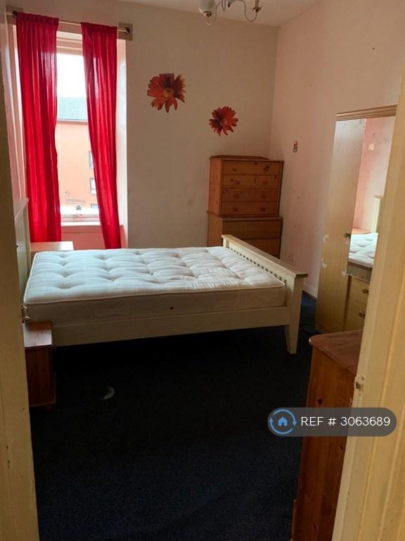 Room Clarendon Place in Glasgow