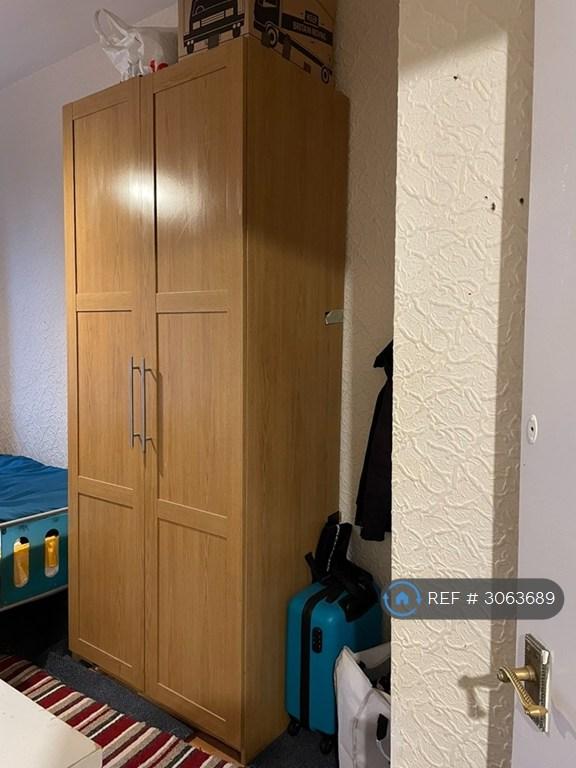 Room Clarendon Place in Glasgow