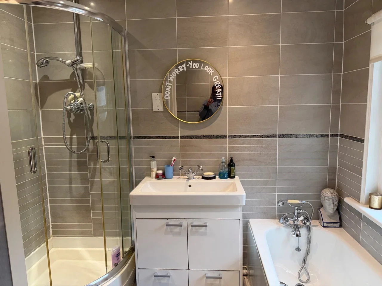 Room Harley Road in Greater London