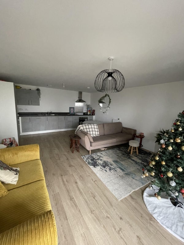 Room Hawkfield Road in Bristol