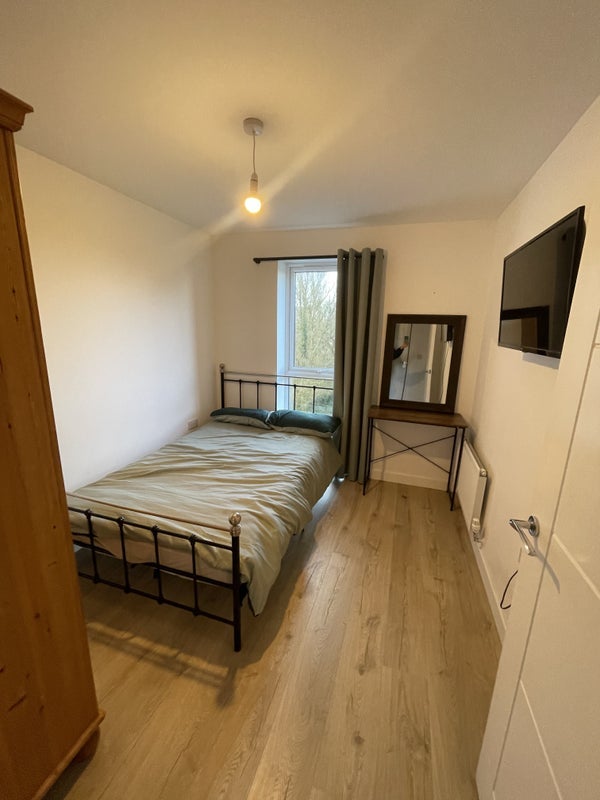 Room Hawkfield Road in Bristol