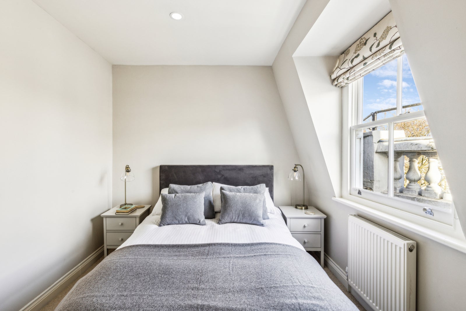 Flat Leinster Square in City of Westminster