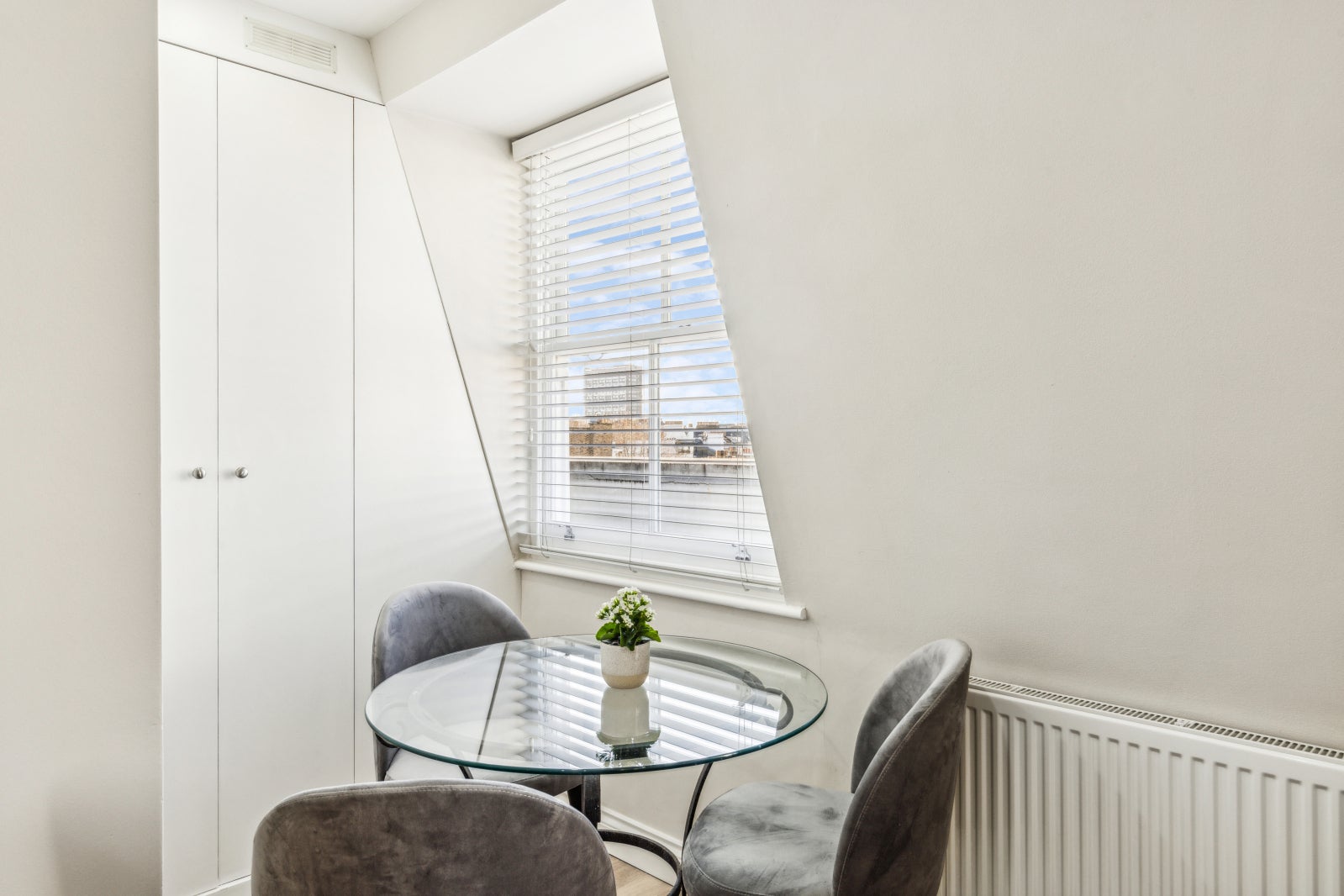 Flat Leinster Square in City of Westminster