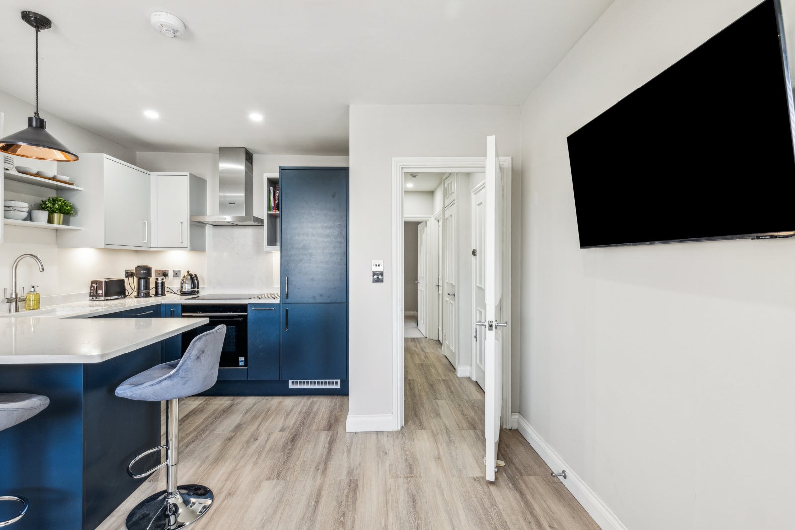 Flat Leinster Square in City of Westminster