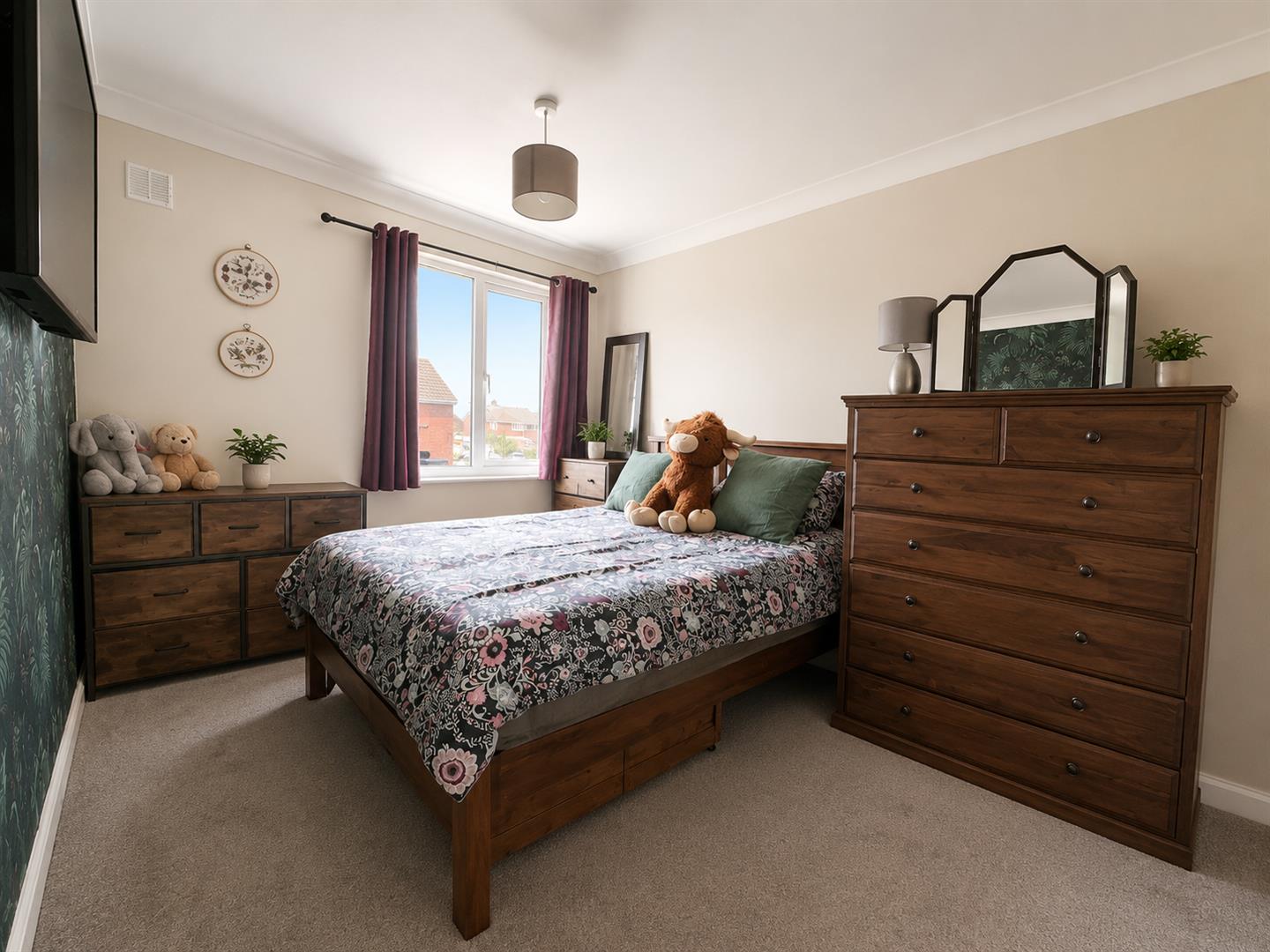 House Esmonde Close in Lee-on-the-Solent