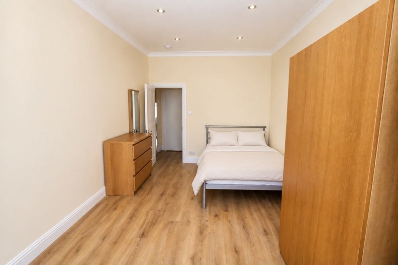 Room Orford Road in Greater London