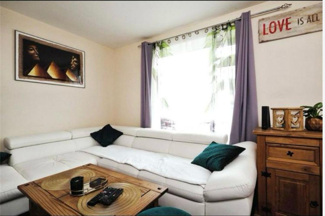 House Nottingham Court in Greater London