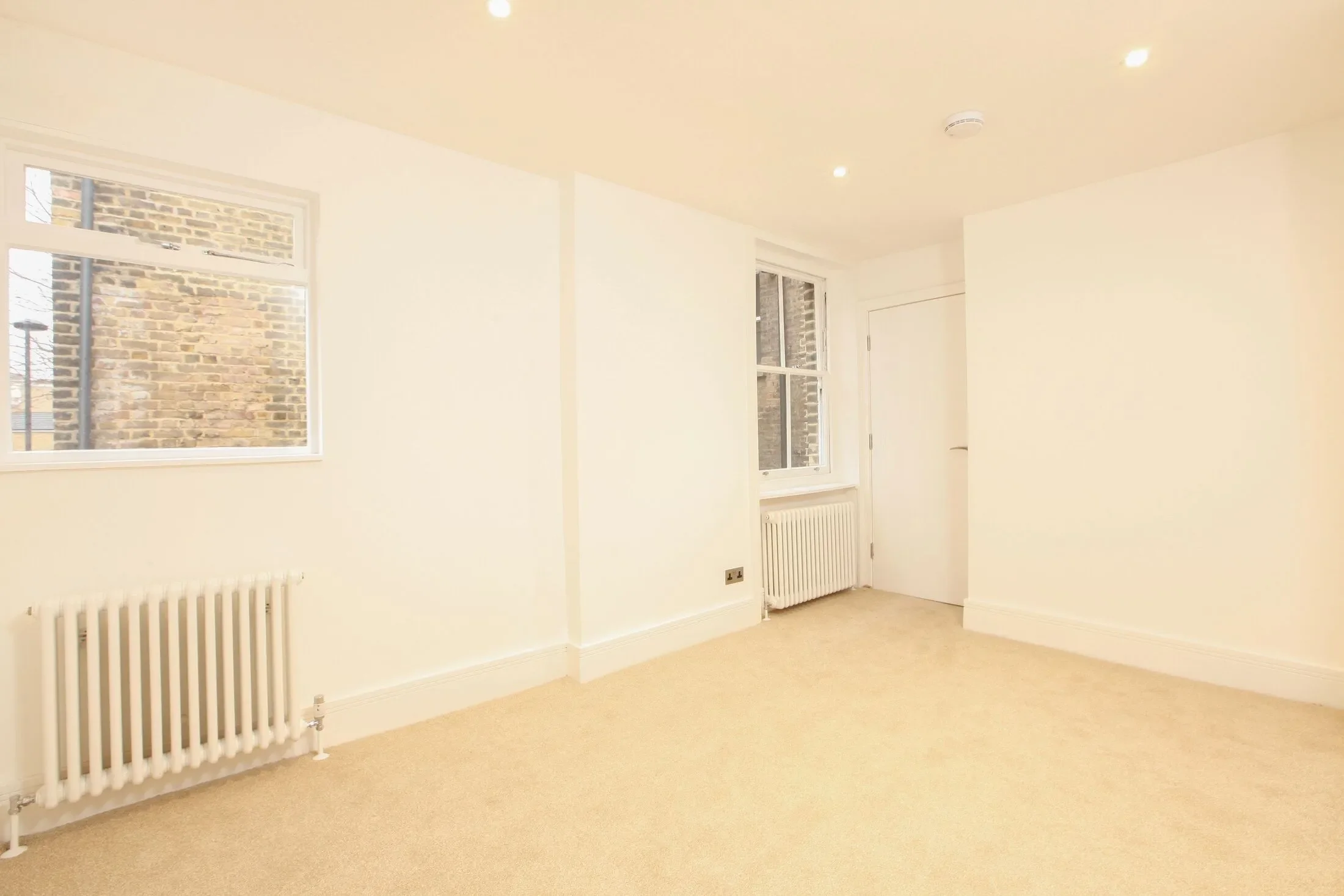 Flat Pearman Street in Greater London