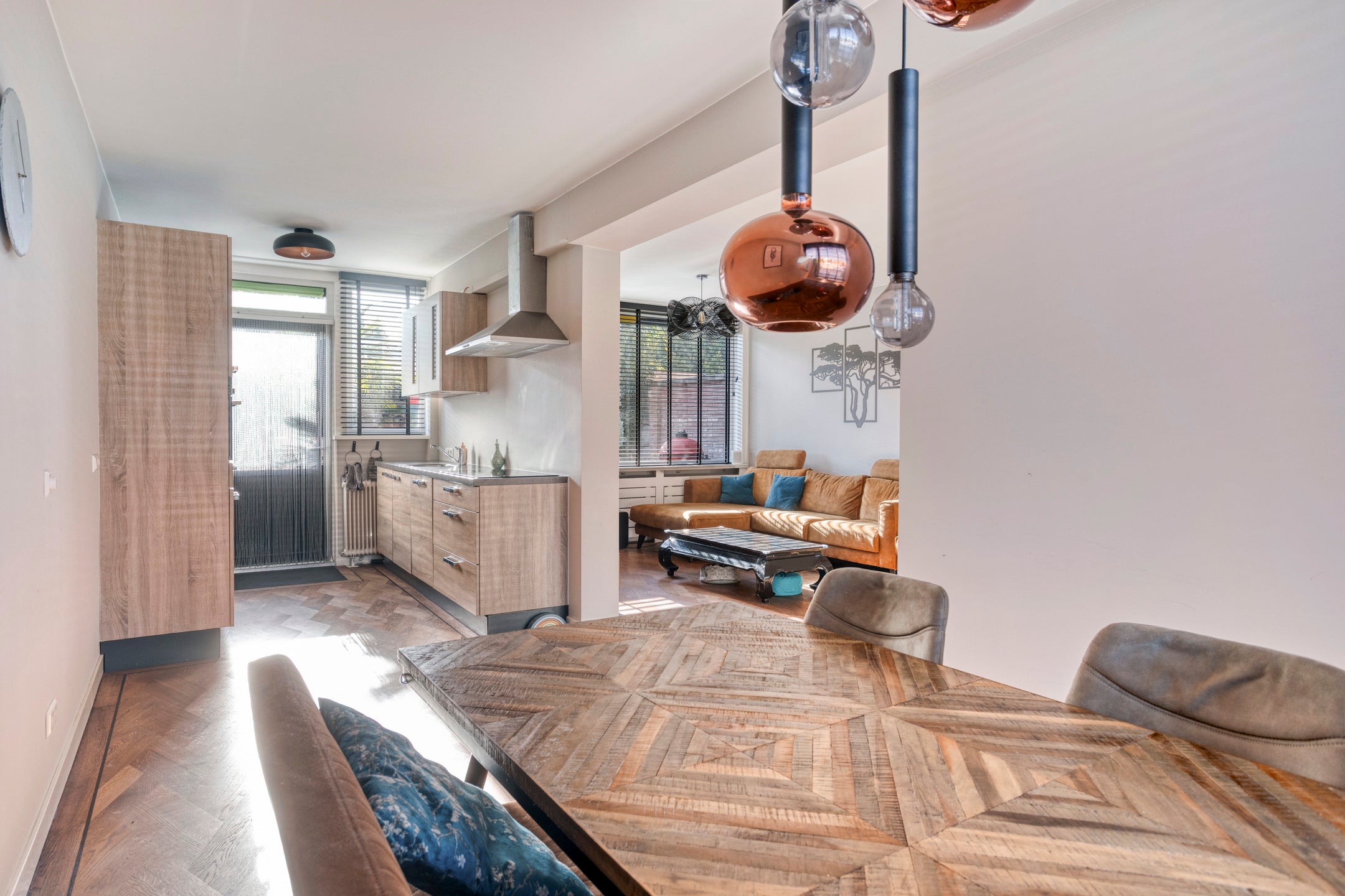 Hoekwoning te koop: Leeuwebekstraat 1, Barneveld