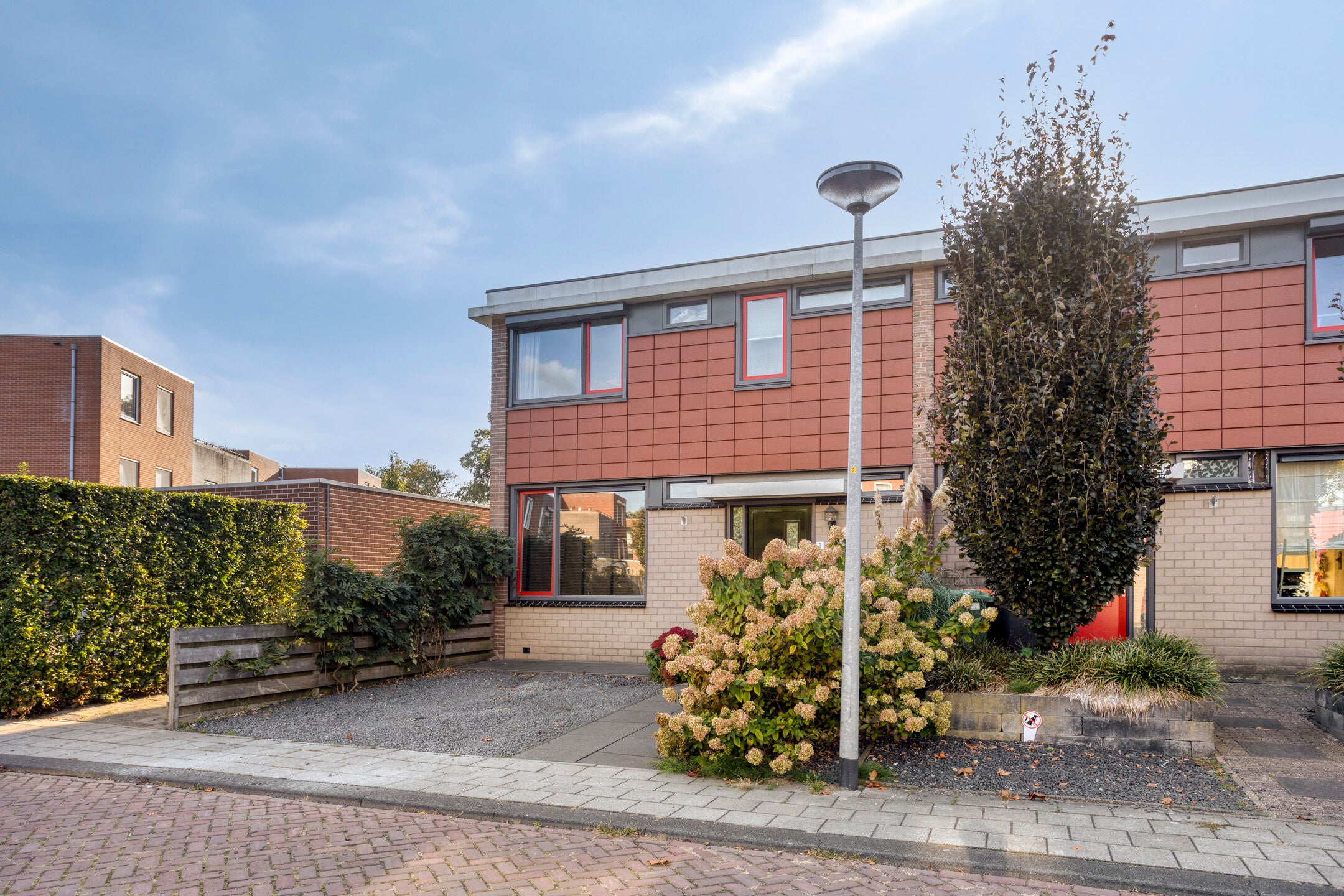 Hoekwoning te koop: Leeuwebekstraat 1, Barneveld