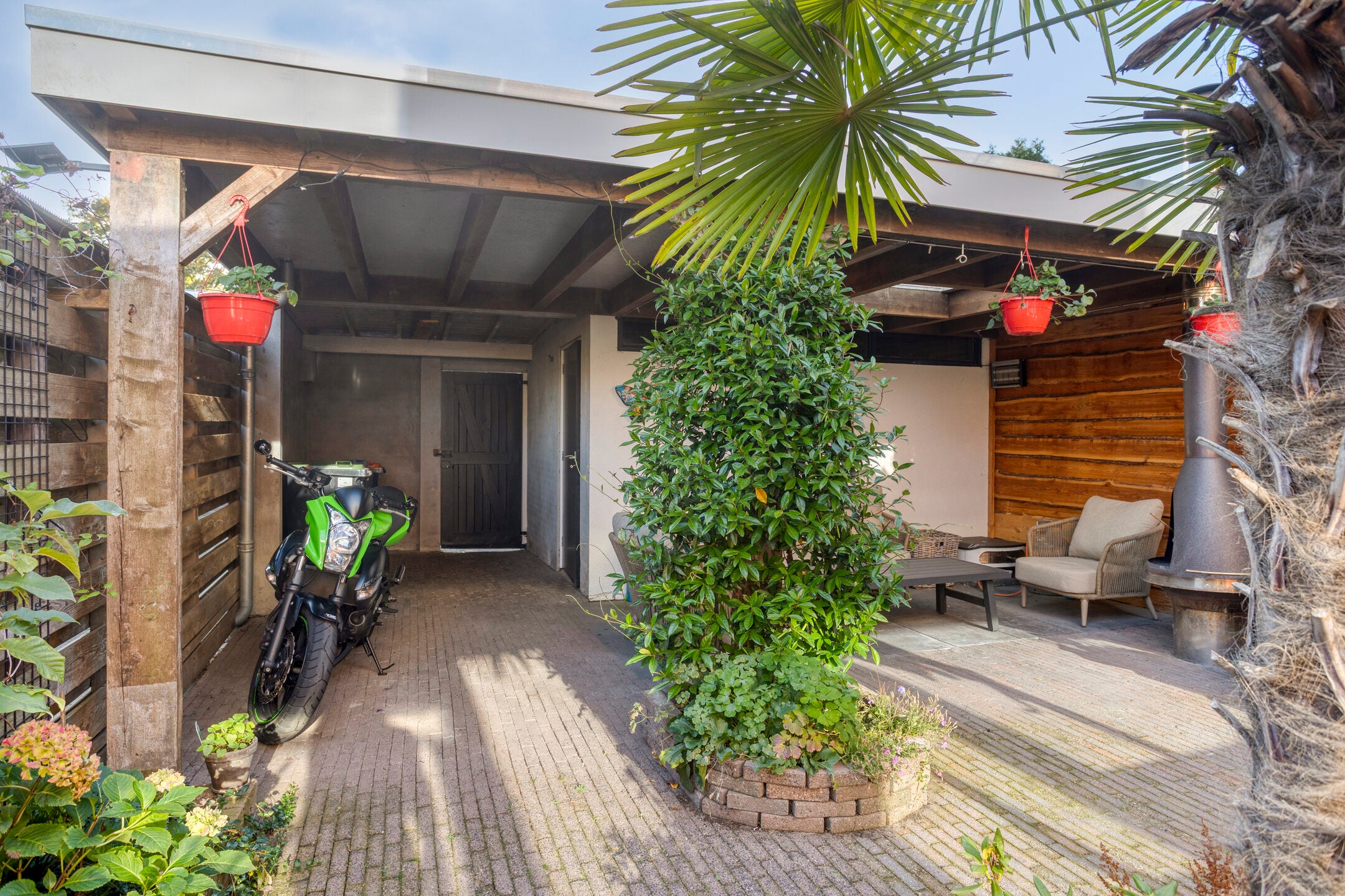Hoekwoning te koop: Leeuwebekstraat 1, Barneveld