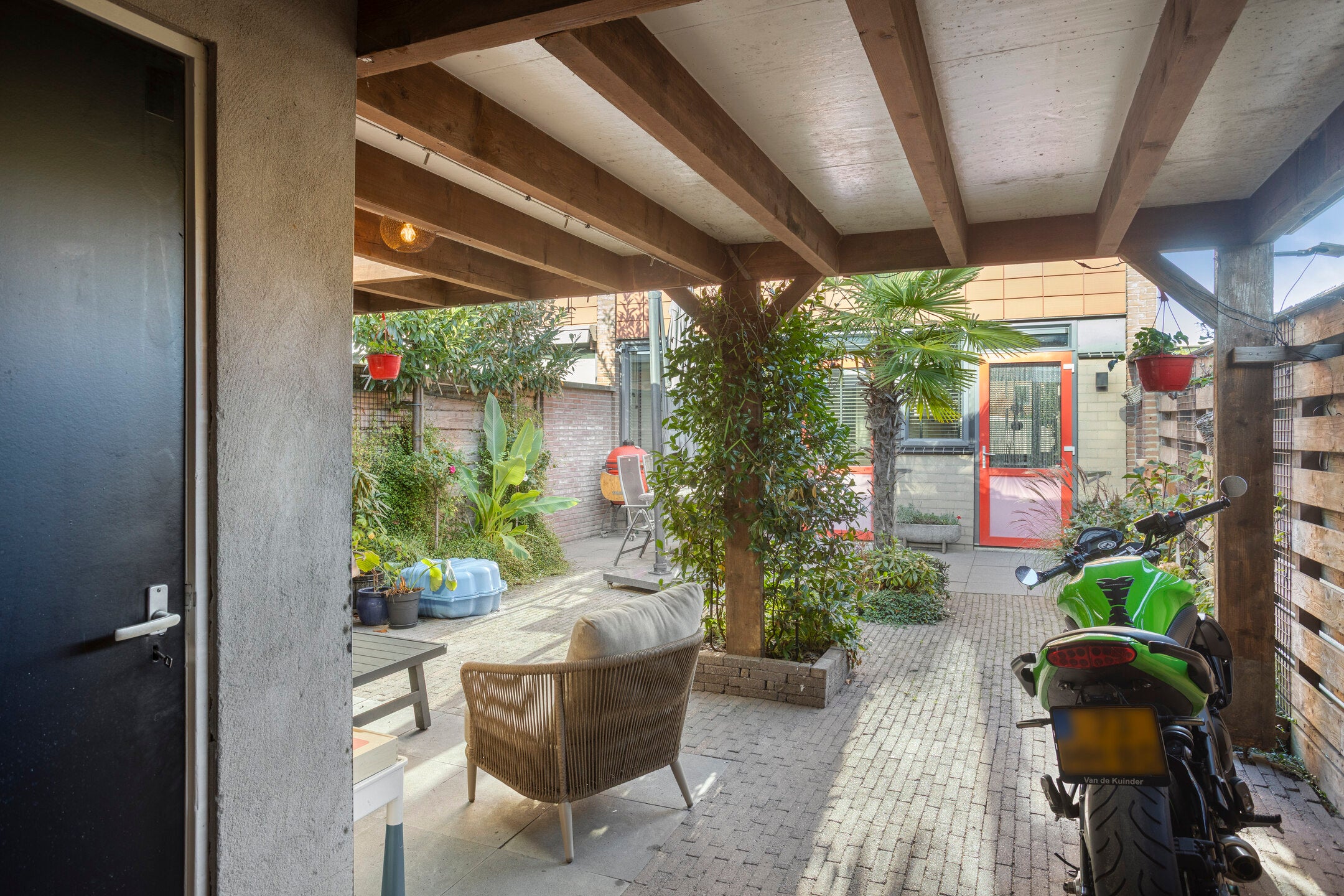 Hoekwoning te koop: Leeuwebekstraat 1, Barneveld