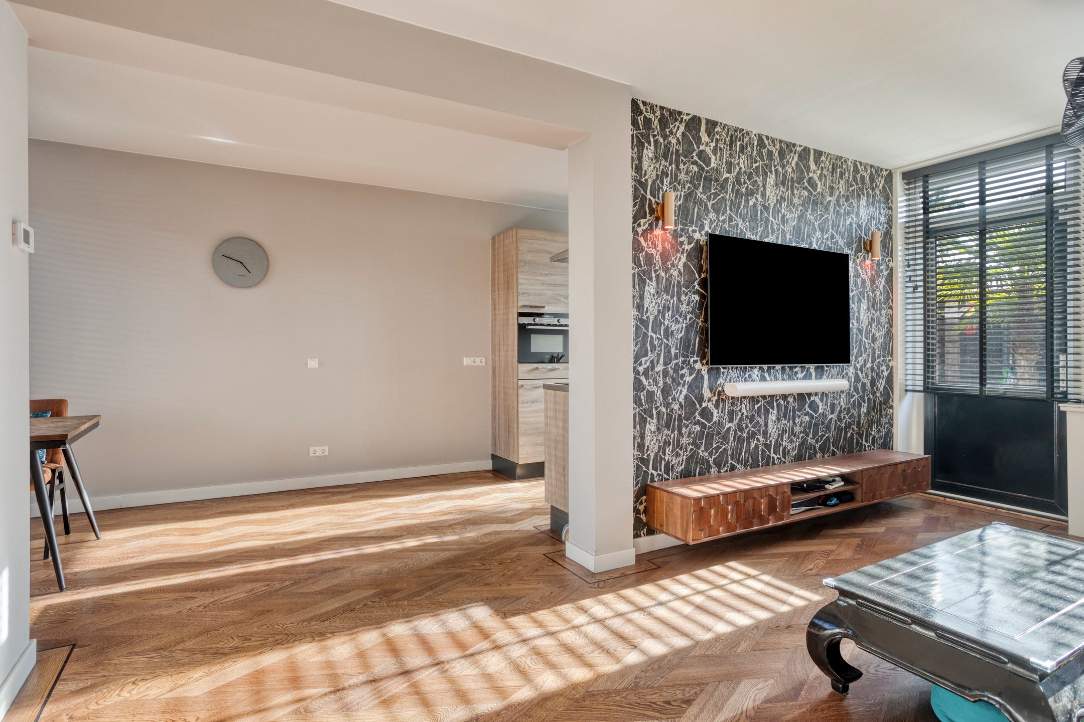 Hoekwoning te koop: Leeuwebekstraat 1, Barneveld