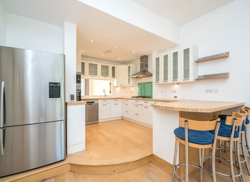 Flat Nevern Square in Greater London