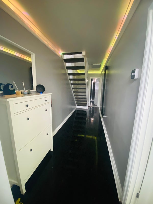 Room Manchester Road in Greater London