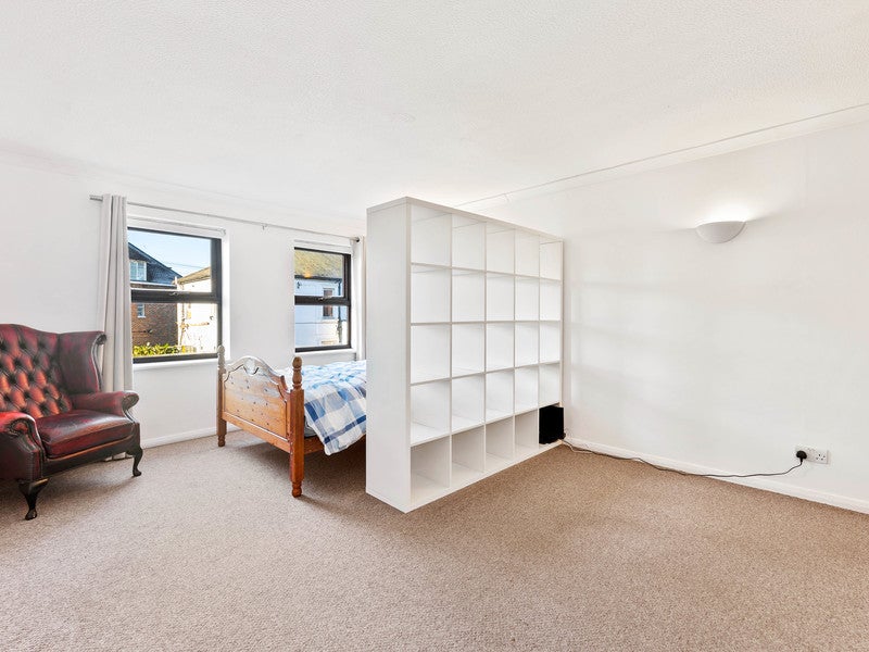 Flat Brighton Road in Reigate and Banstead