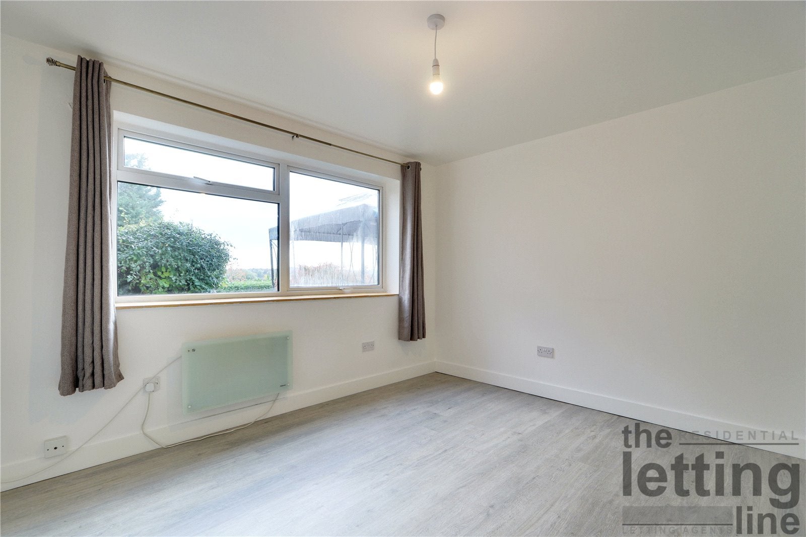 Flat Cavell Drive in Greater London
