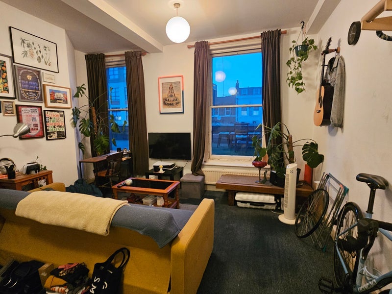 Room Bethnal Green Road in Greater London