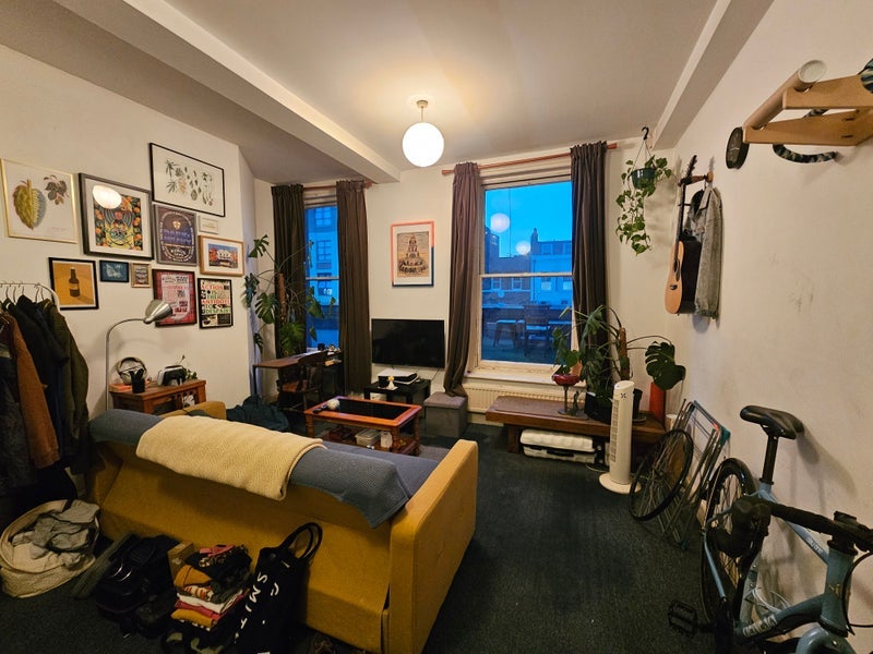 Room Bethnal Green Road in Greater London