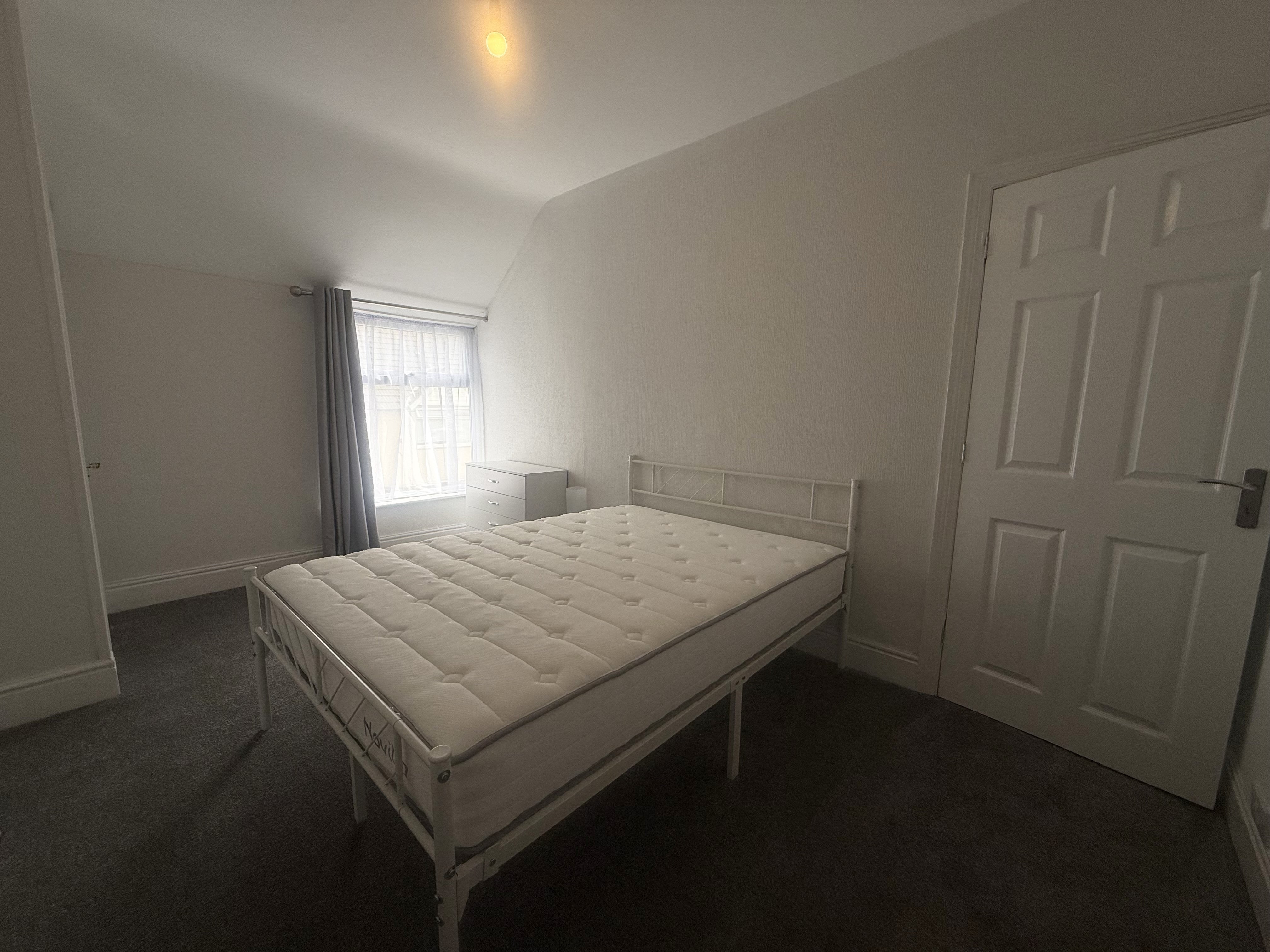 Room Main Avenue in Mansfield Woodhouse