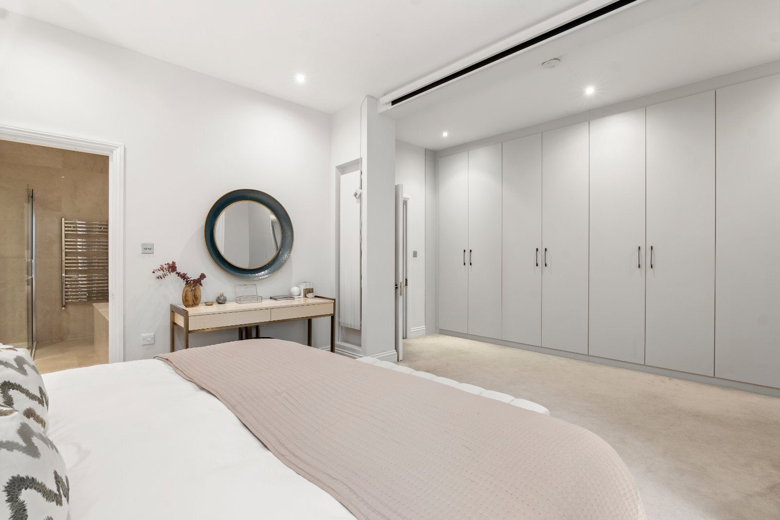 Flat Draycott Place in Greater London