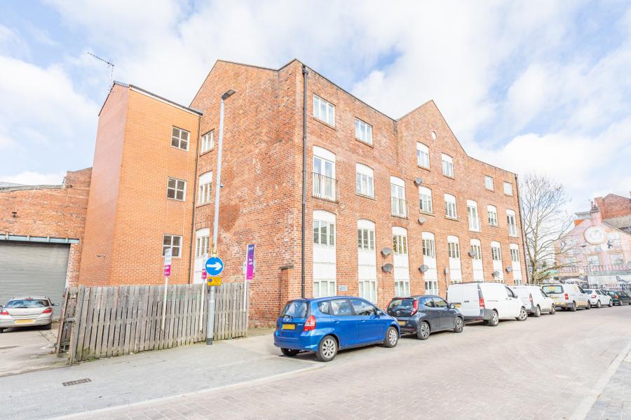 Flat Mabgate in Leeds
