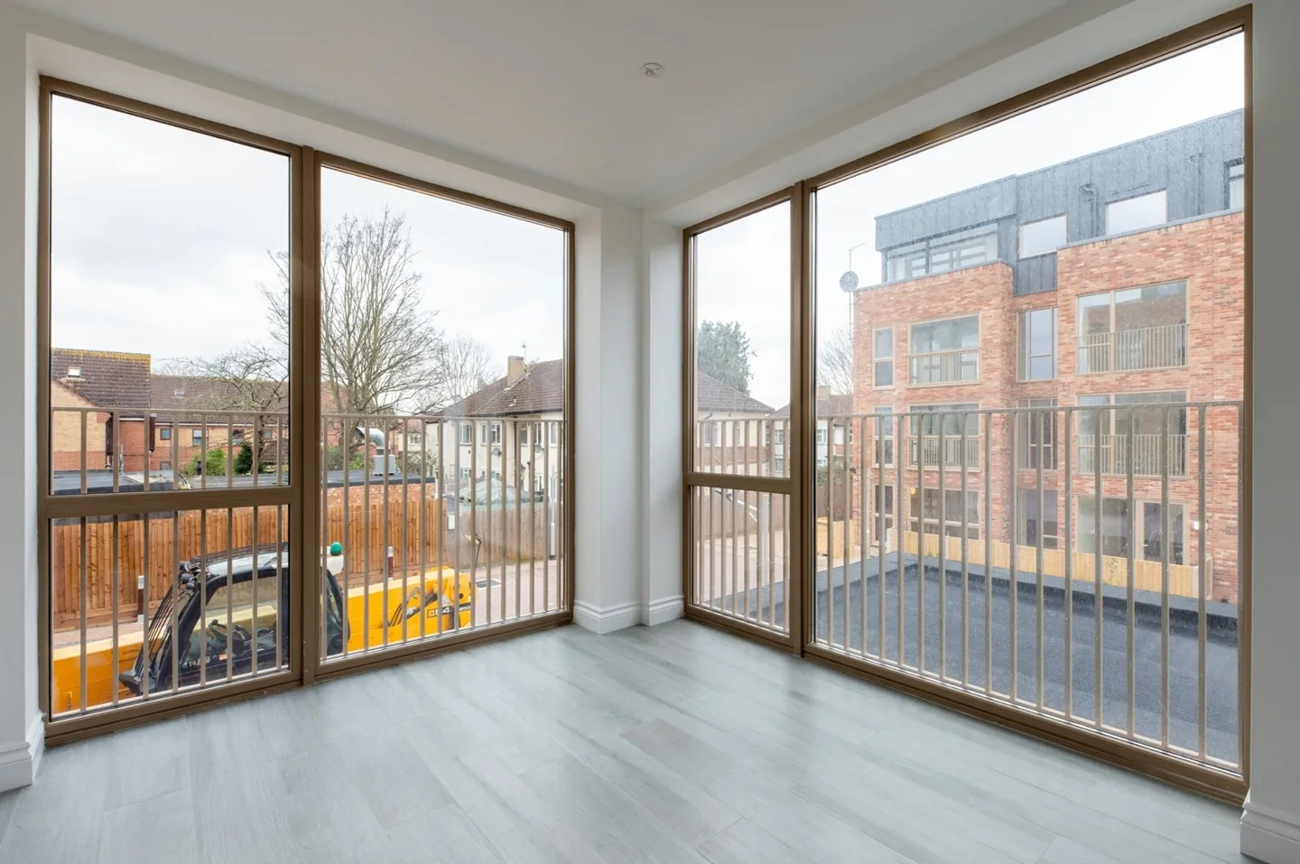 Flat Staines Road in Greater London