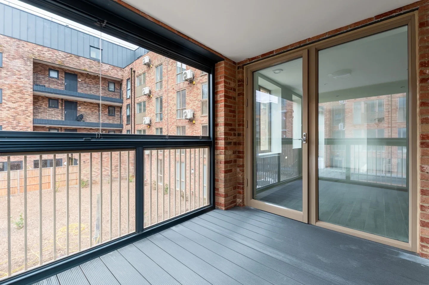 Flat Staines Road in Greater London